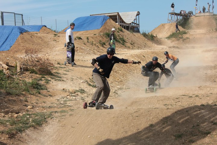 Simon toujours en tete